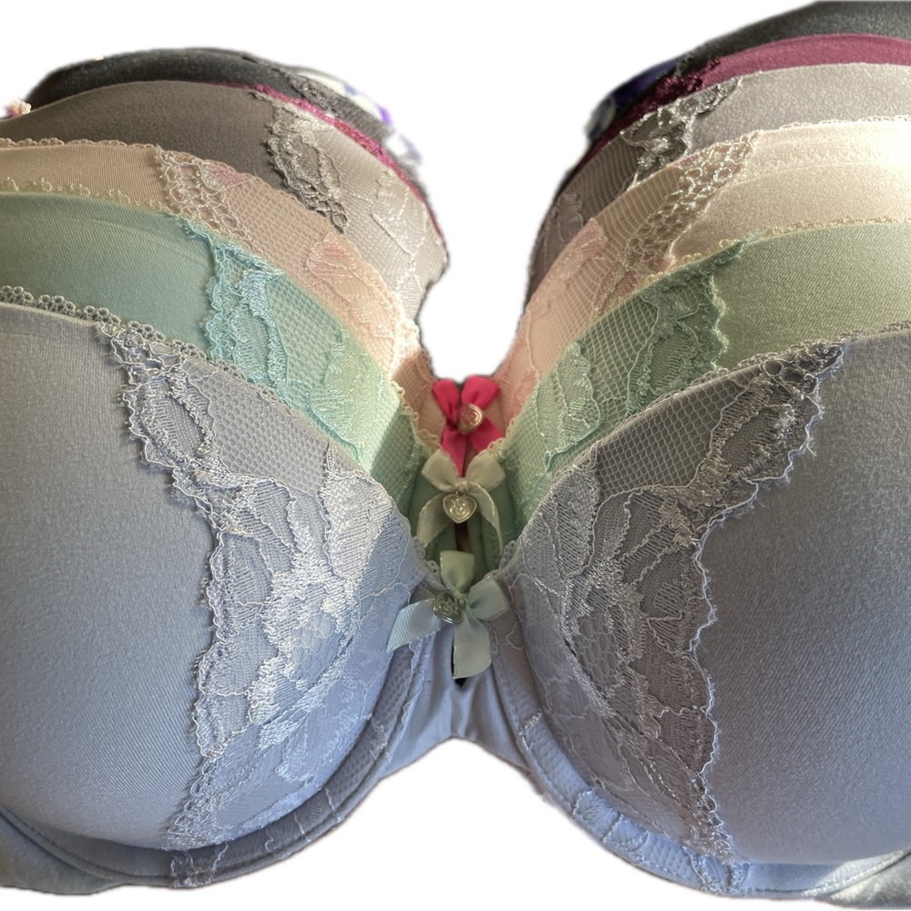 6 Victoria's Secret Body By Victoria Size 32DD Bras